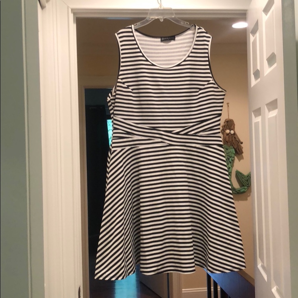 Black/white strip dress. Plus size 1